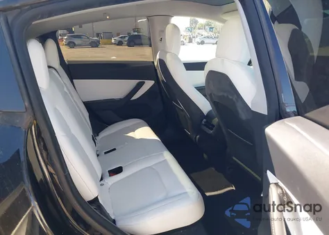 2020 Tesla Model Y Long Range Dual Motor All-Wheel Drive z USA, uszkodzony, nr VIN 5YJYGDEE1LF043178